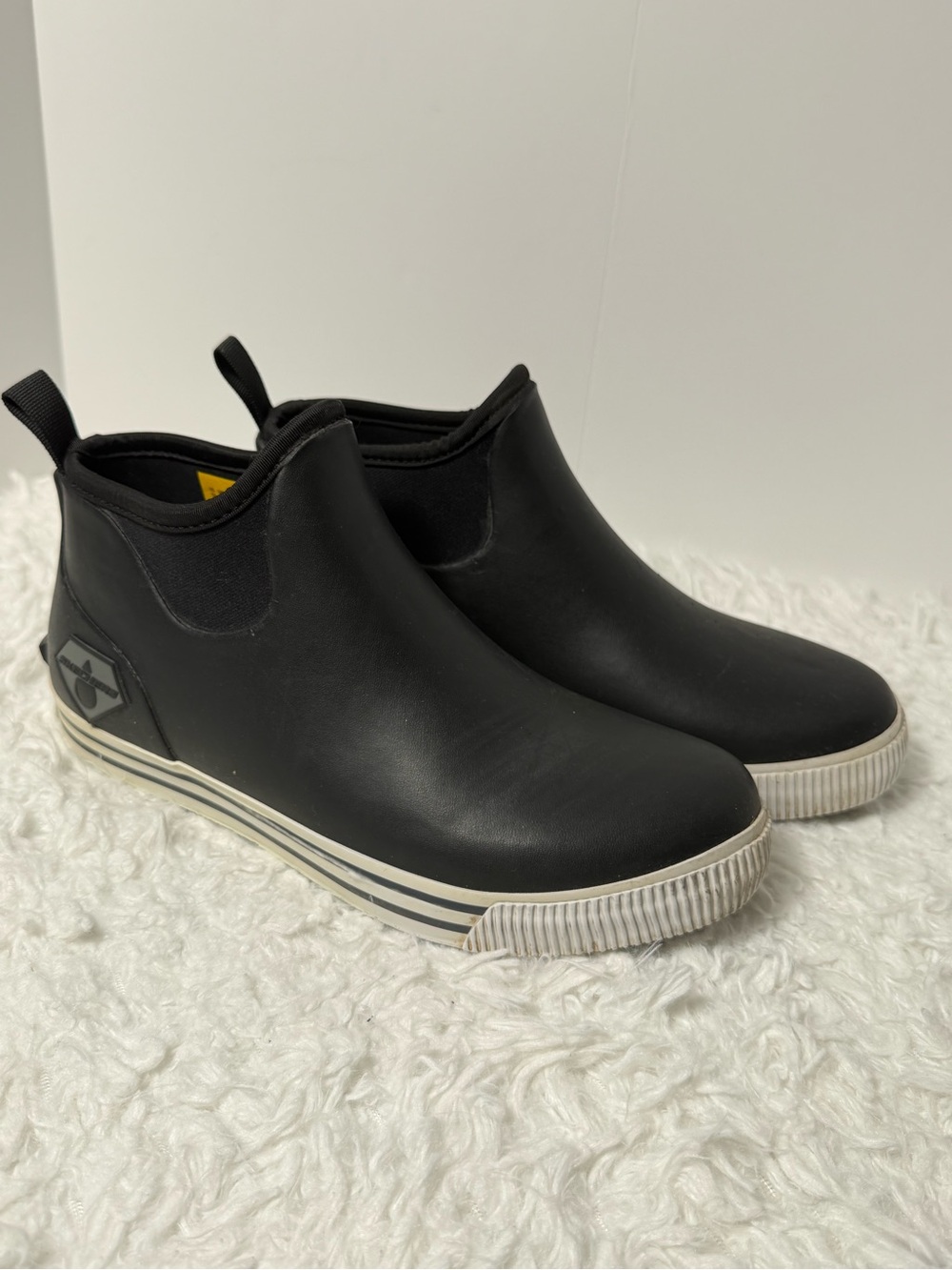 Skechers Men’s Waterproof Rain Boots Black Slip On Rubber Comfort Boots sz 10 - Picture 9 of 10